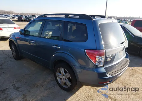 2010 Subaru Forester 2.5X Premium из США, поврежденный, VIN JF2SH6CC0AH714628